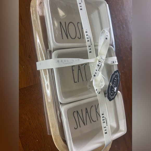 Rae Dunn Artisan Collection Snack Tray - Picture 4 of 5